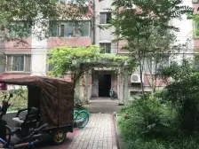 1999年建成南北通透一梯两户电梯入户小区环境好能停车