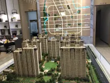 2019年次新房 开发商精装修 三开间朝阳 南北通透户型