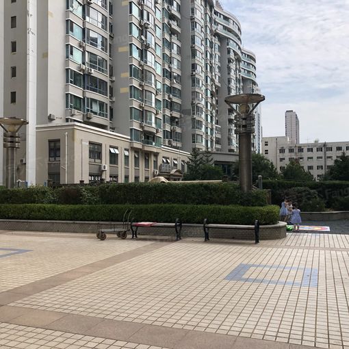 官厅公寓3室2厅1卫南北朝向3800.00元/月出租