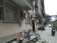 中医院家属院 双气97年 中间楼层 5号线地铁口