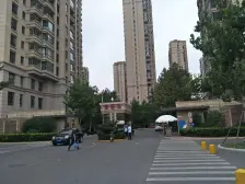 联排别墅,上下三层, 带车库,能看海 ,前后带院