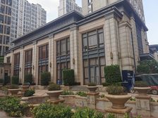 在小区较好的位置,安静楼层好,自住装修,价格美丽