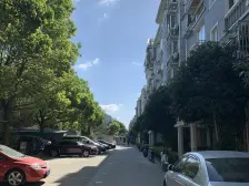 此房南北通户型,顶楼带阁楼,视野开阔采光充足,