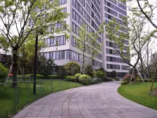 前滩:带产权车位3房2厅3卫拎包入住,中间楼层采光通透,诚售