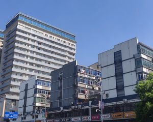 此房户型手续齐全,格局好,采光好,无遮挡,出行方便