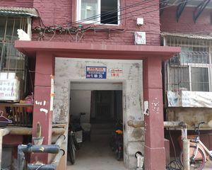 华岩东里铁路楼!老本!出门建设路三层诚心卖
