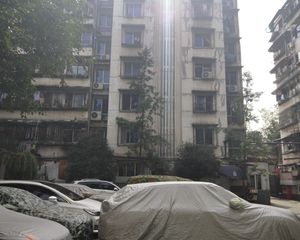 红牌楼北街17号2室1厅东南