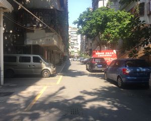 步梯中层南北对流,光线好环境清静证满五年