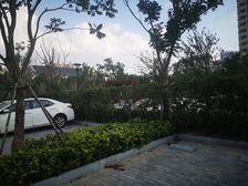 陆洪小镇,2房朝南中间好楼层,房东诚心出售,带车库