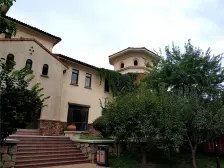 圣菲山语联排现代化别墅带南北院带大露台带两个车位