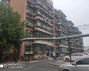此房采光好小区环境优美价格可议