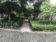 正规一室一厅+改的小两房,业主诚心卖,拎包入住