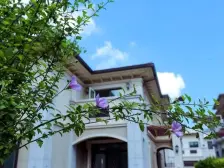 龙湖滟澜海岸大独栋 带两个车位打头大院可看海!