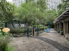 楼下双轻轨 带渝高森林双 制 表