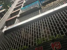 解放碑房子位于凯旋路电梯旁 楼梯房老房子 配套齐全