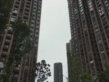 轻轨站旁,精装正规三房、邻万达广场