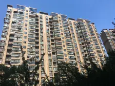 联泰香域高层,业主诚心出售,物业交通好。