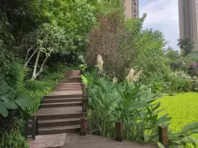 近商圈,联排中户,看照母山.带花园.