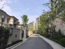 照母山 约克郡悦水岸三房545万