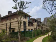 一线临湖花园200平端户联排别墅少有资源