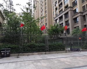 丽都首府3室1厅西南