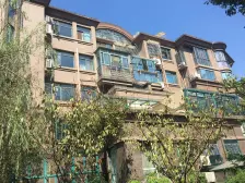 洪城比华利 南北通透,采光好 装修好,环镜优美 近地铁 视野好,诚心出售