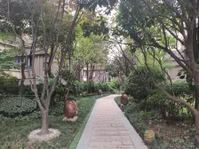 照母山 香港置地约克郡上景四房220万