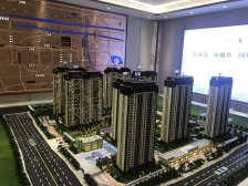 地铁口新小区,楼间距大,户型方正大三室