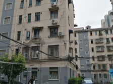 内环内,精装修底楼一室户,送12平天井实顶房间