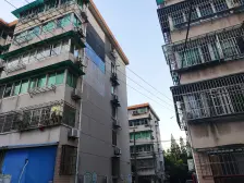 海江新村东区3室南朝向320.00万元/套出售