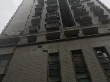 位于朝天门,户型方正,采光好距离小什字轻轨站274米