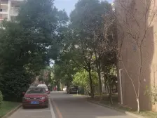 位置好,消费低,业主免费停车,适合刚需人群!