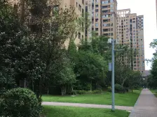 小区配套齐全环境优美,业主诚心出售,朝向安静