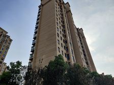 山湖湾北区自住装修满五年税少中间楼层中间位置学户未用诚售
