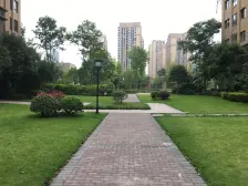 小区配套齐全 环境优美,湖景小区,业主诚心出售