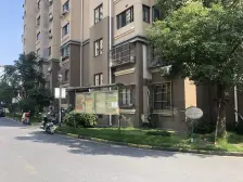 地铁加商场综合体就在家门口,顶楼可以做阁楼,钥匙房