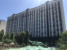 电梯洋房 隔四层 龙湖物业 一梯两户