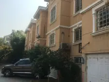 新上润福园·5室·3厅房子装修保养好