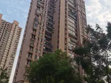 前滩辐射区+花园位置户型好+出门地铁口+诚意出售