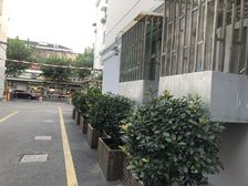 一梯四户,客厅带阳台,卫生间全明,交通便利,居家装修,诚意出售