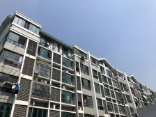 2015年精装修1房,不靠路,中间位置。满2年税费少