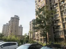 中间楼层 户型好 房东诚意出售 看房随时