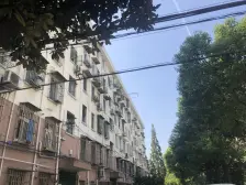 中内环简装方正小户型,位置安静采光好房东诚意出售,看房有钥匙