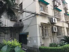 总高五楼的电梯房,次新小区,精装修,2020年新房龄