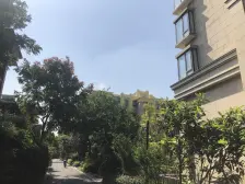 南北通透,产证在手,叠加别墅,小区入口附近