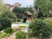 亿达春田三联排的中间户别墅 位置好 清水的随时改造