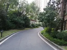 花溪河畔次新洋房,环境舒适,适合居住