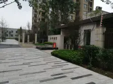 轻轨300米 次新小区 金科物业 得房率高 业主诚心出售