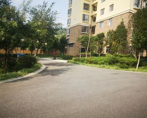 紫东尚苑精装电梯房,楼层好,位置佳