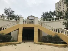 精装修两室位置好楼层好 进市场 进车站 房主诚心出售